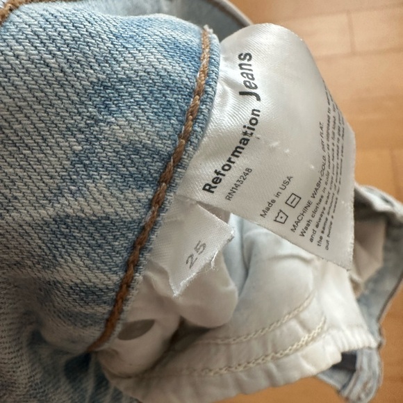 Reformation light wash jeans - Picture 3 of 4